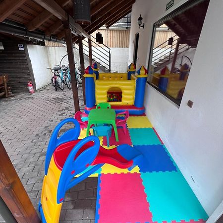 Vila Swe Sar Hotel คูร์ตา เด อาร์เจช ภายนอก รูปภาพ