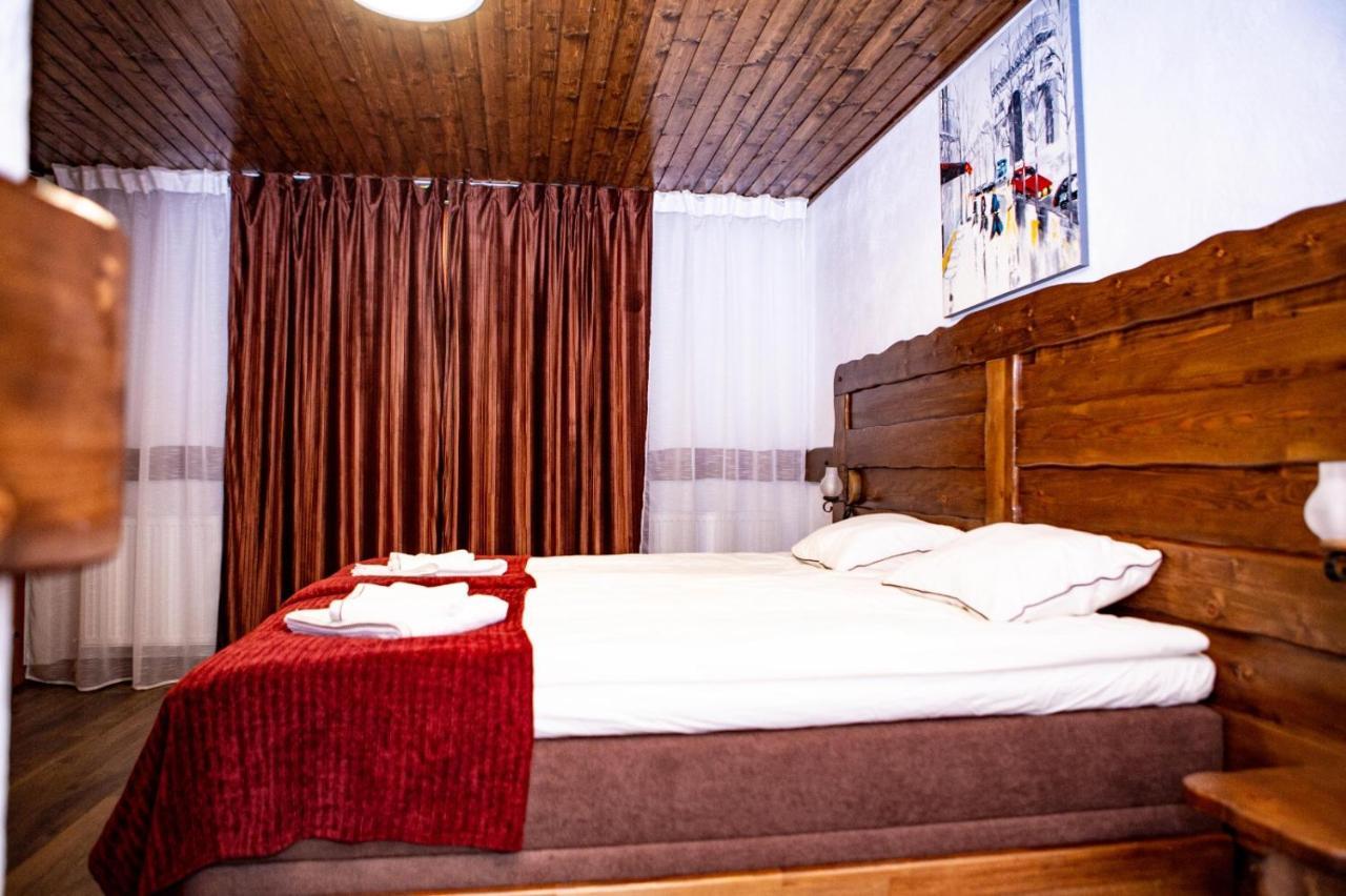 Vila Swe Sar Hotel คูร์ตา เด อาร์เจช ภายนอก รูปภาพ