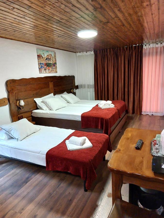 Vila Swe Sar Hotel คูร์ตา เด อาร์เจช ภายนอก รูปภาพ