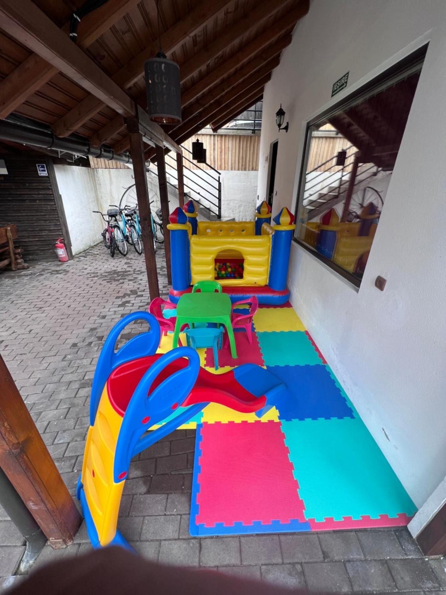 Vila Swe Sar Hotel คูร์ตา เด อาร์เจช ภายนอก รูปภาพ